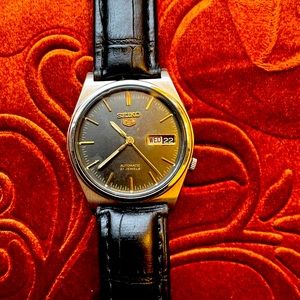 COPY - Vintage SEIKO 5 21 jewels Automatic Gray face Black band.Day/Date